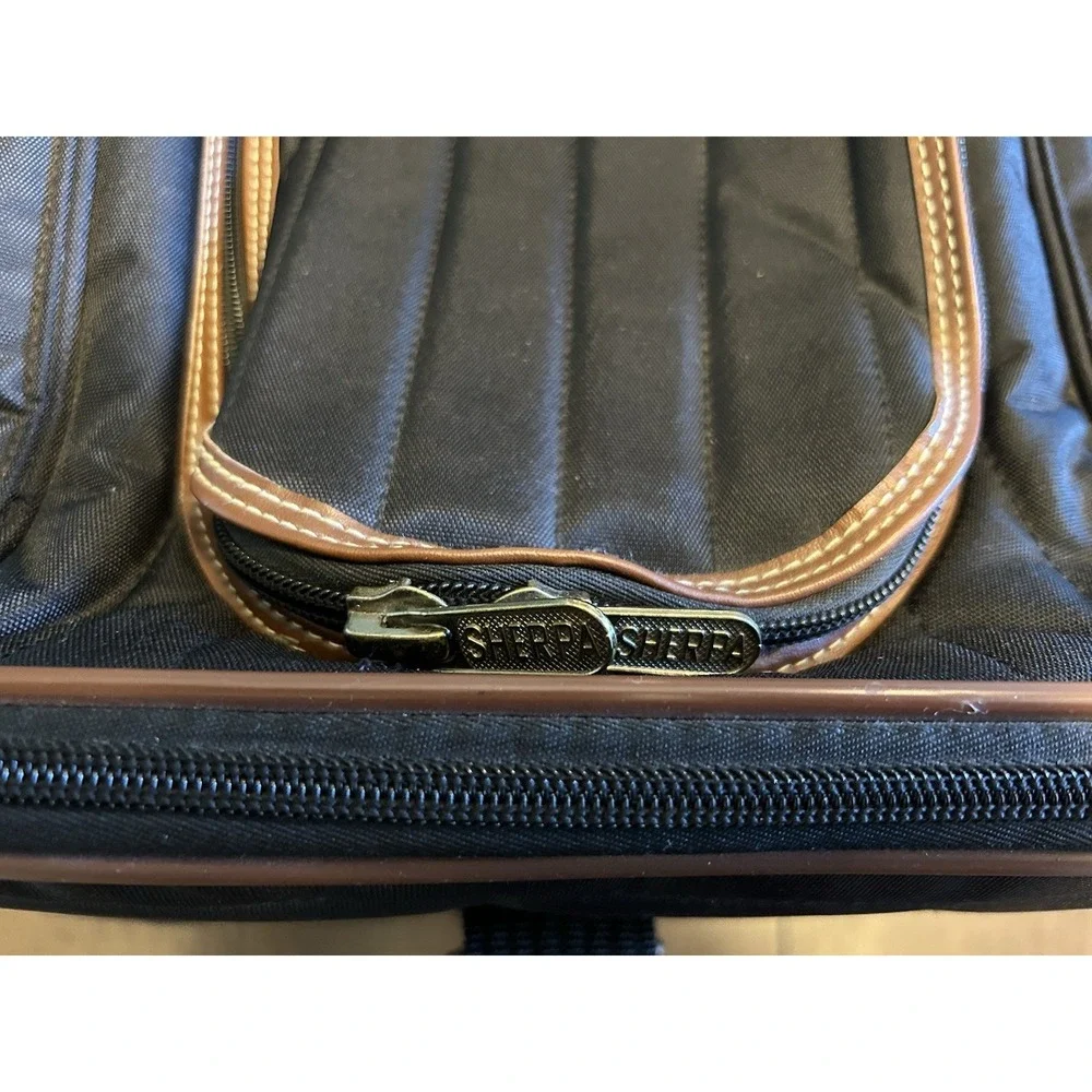Sherpa Original Deluxe Pet Carrier Black w/ Brown Trim 20